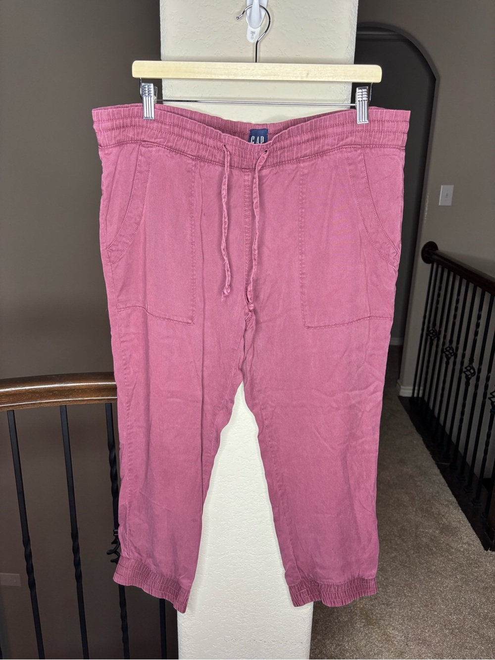 GAP Pull On Lightweight Tencel Jogger Pants Size M Dusty Rose Casual Travel